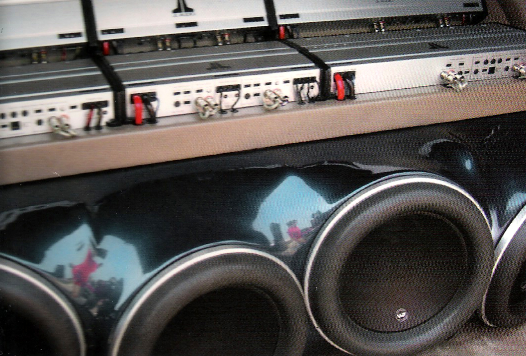 Custom audio amplifiers and subwoofers